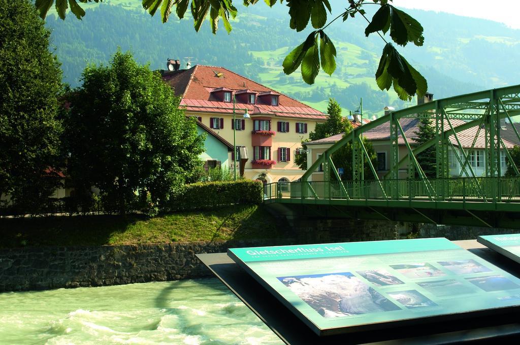 Gasthof Goldener Fisch Lienz Exterior foto